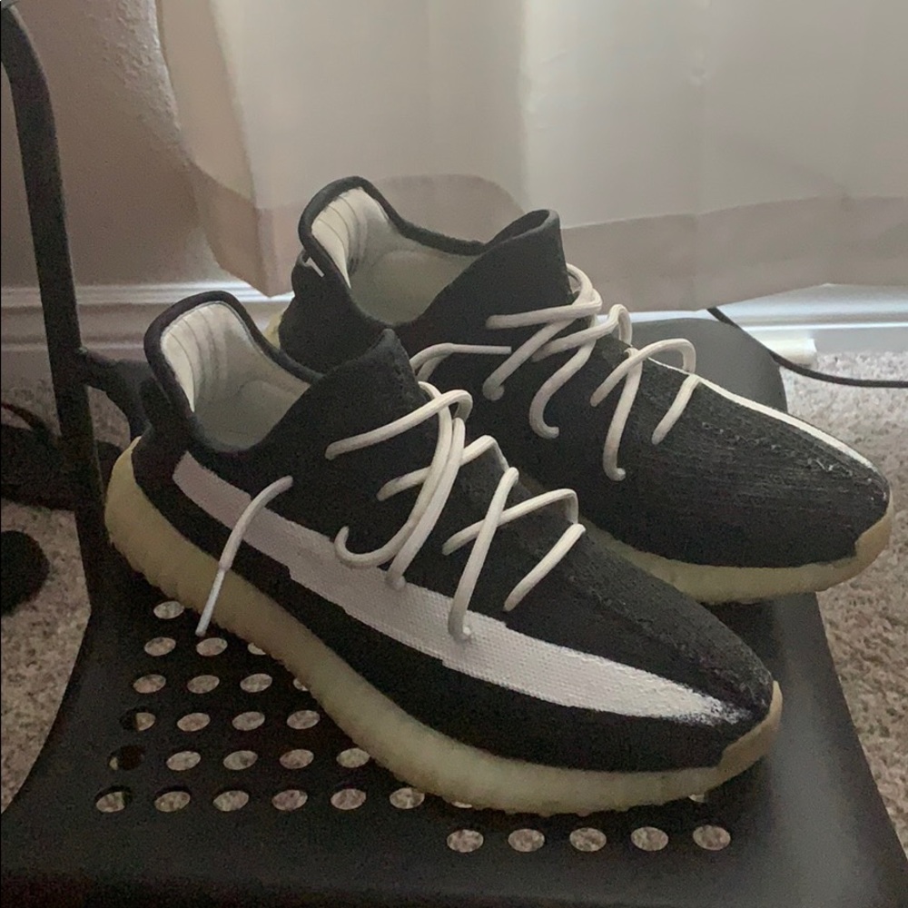 Yeezy 350 v2 triple white size 10